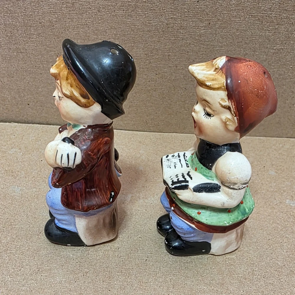 Vtg Boy Girl Singing Music Salt Pepper Shakers